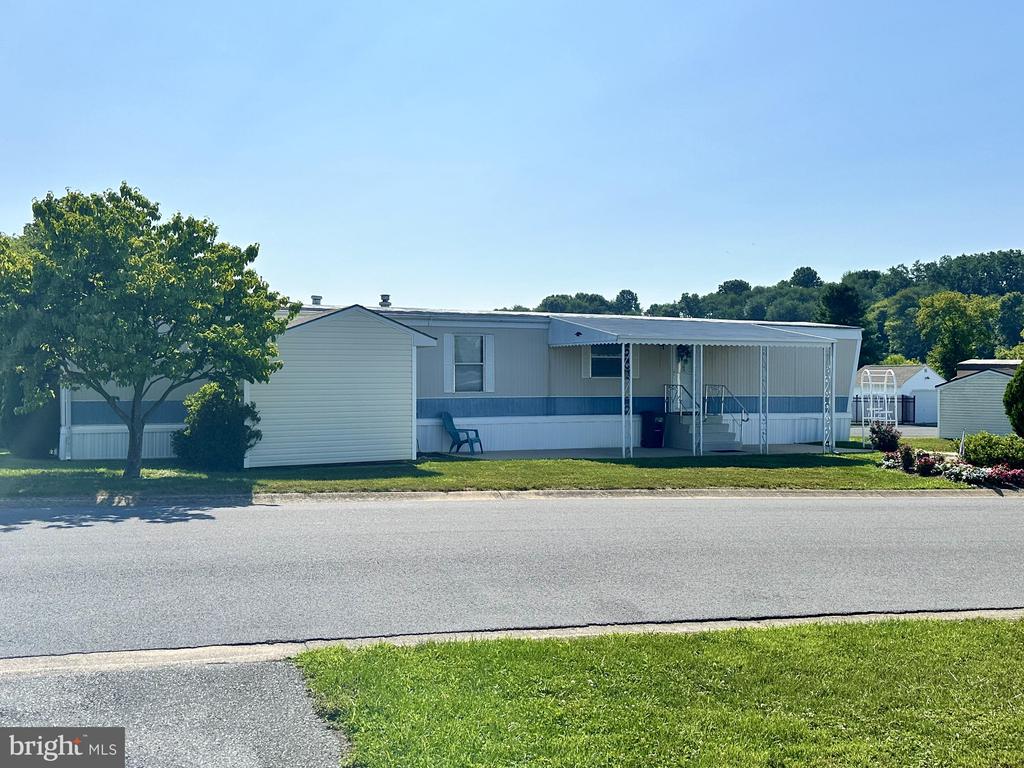 Lilac Dr, New Providence, PA 17560