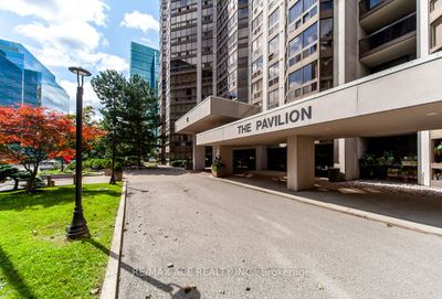 1801 - 10 Kenneth Ave, Condo with 2 bedrooms, 2 bathrooms and 1 parking in North York ON | Image 2