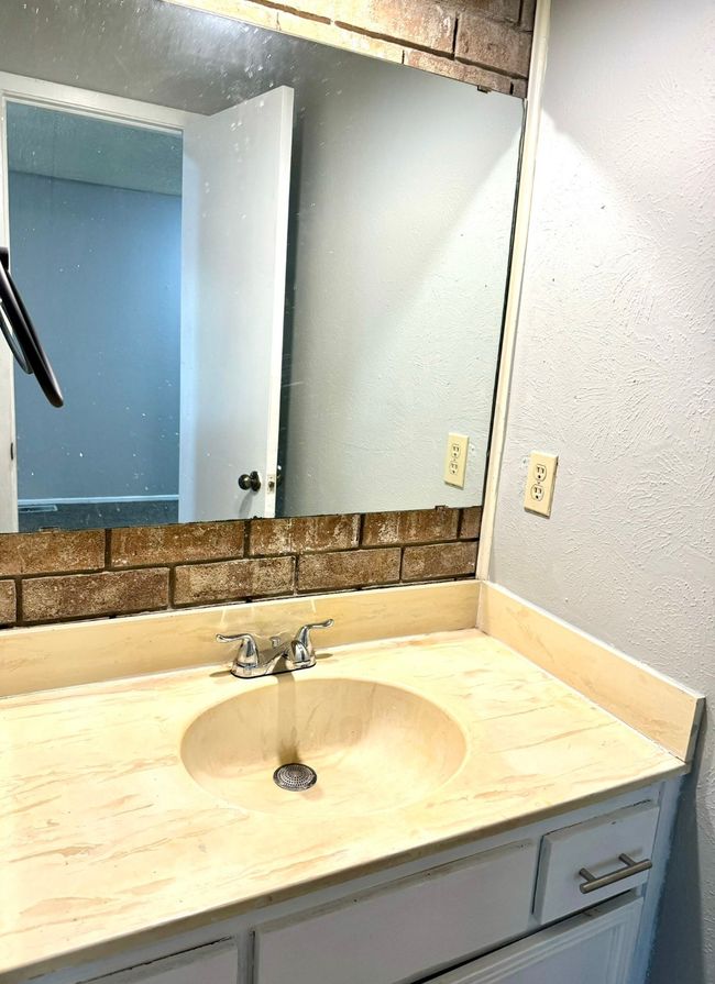 3rd bathroom | Image 19