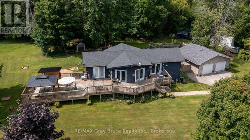 201 Division St, Georgian Bluffs, ON, N0H2K0 | Card Image