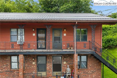 apt-201-1469 W King St, Boone, NC, 28607-6622 | Card Image