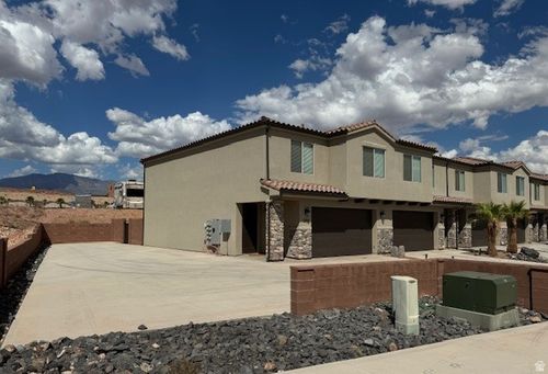 1301 E Vista Roja Pl, Washington, UT, 84780-3107 | Card Image