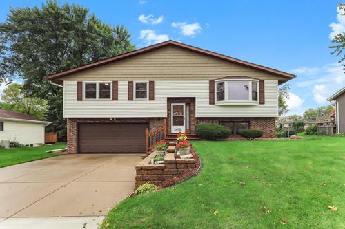 1451 17th St W, Hastings, MN, 55033-3210 | Card Image