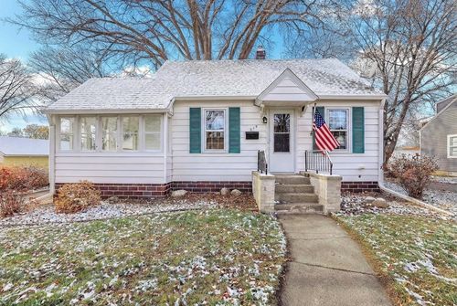 210 5th Ave Ne, Faribault, MN, 55021-5335 | Card Image