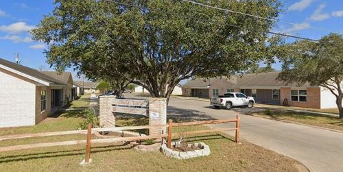 201 Springfield Ave, San Diego, TX, 78384 | Card Image