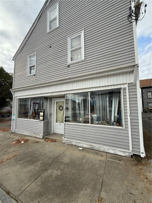 190 Arnold Street, Woonsocket, RI, 02895 | Card Image