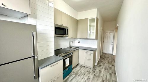 2-6852 76th St, Middle Village, NY, 11379-2827 | Card Image