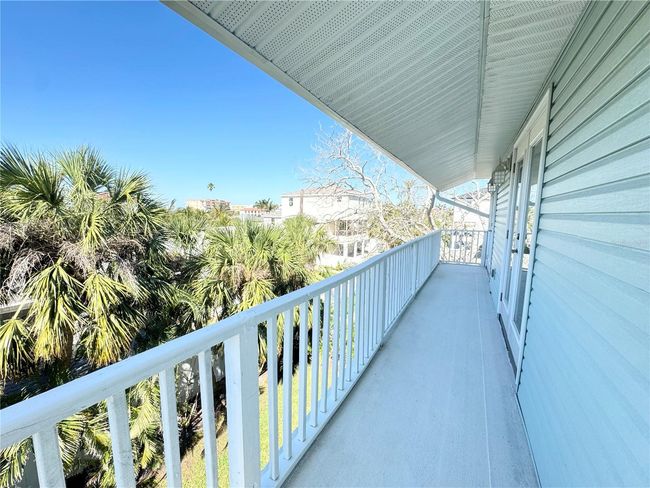 16204 3 Rd St E, House other with 3 bedrooms, 4 bathrooms and null parking in REDINGTON BEACH FL | Image 25