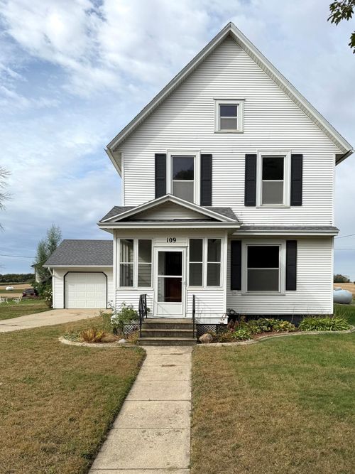 109 White St N, Comfrey, MN, 56019-1007 | Card Image