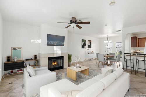 11123 Icicle Bench, San Antonio, TX, 78254-5423 | Card Image