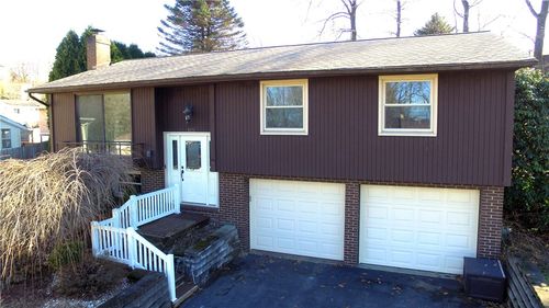 105 Blackshire Rd, Butler, PA, 16001-3304 | Card Image
