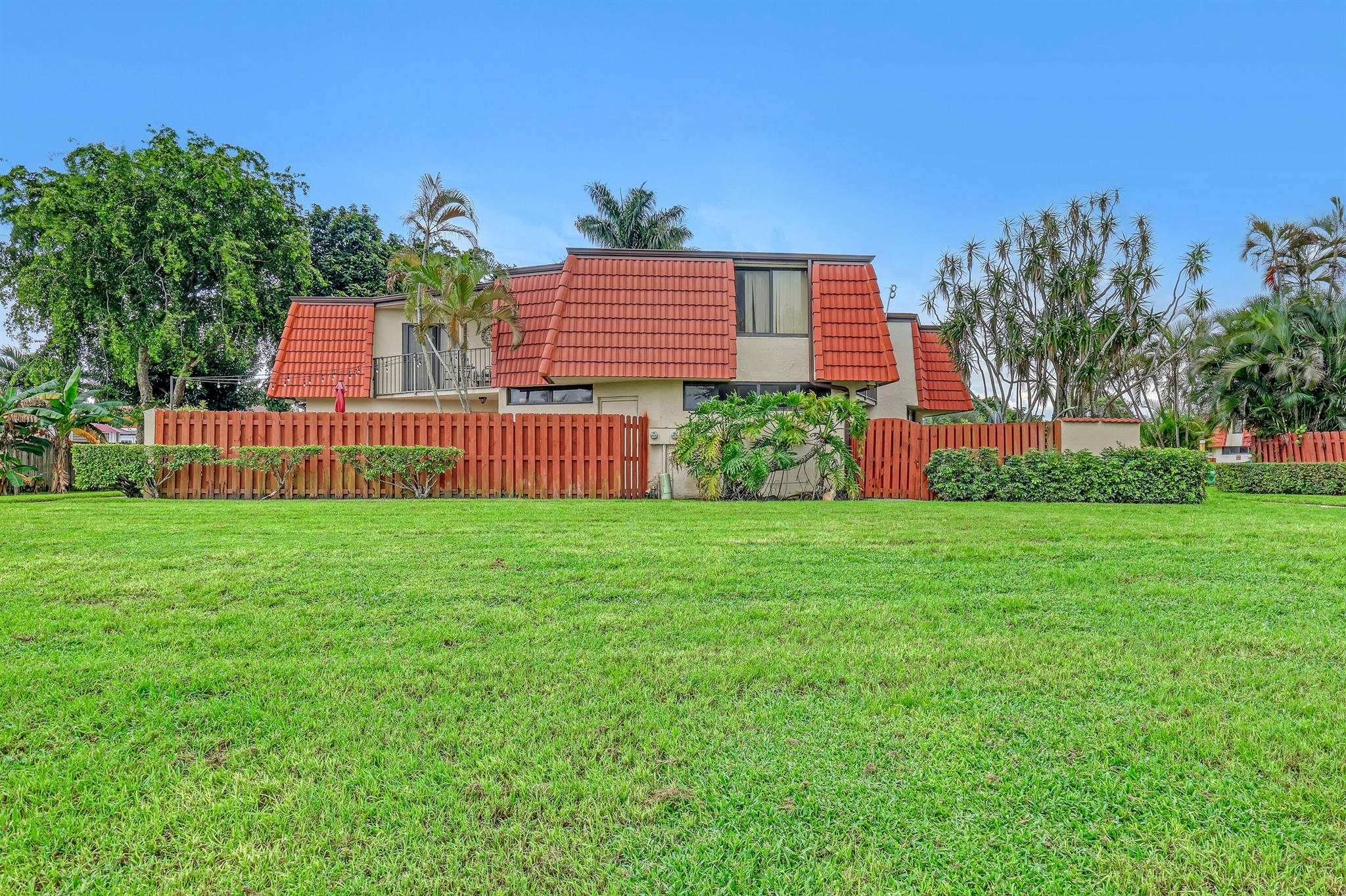 Victoria Dr, West Palm Beach, FL 33406