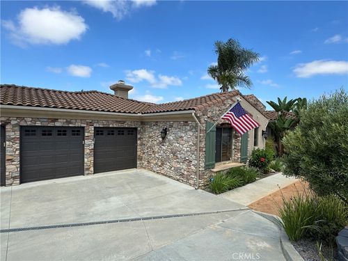 3863 Flowerwood Ln, Fallbrook, CA, 92028-8059 | Card Image