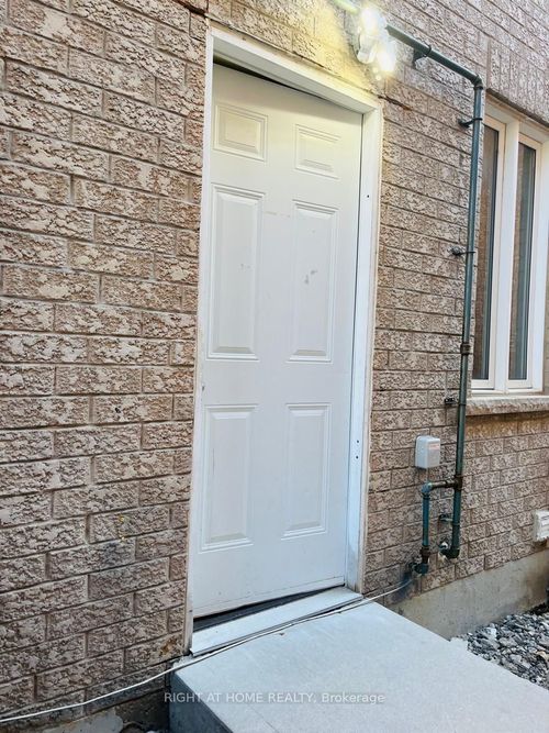 21 Sir Jacobs Cres, Brampton, ON, L7A3T4 | Card Image