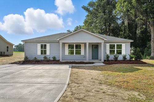 8670 Green Path Rd, Dunn, NC, 28334-8617 | Card Image