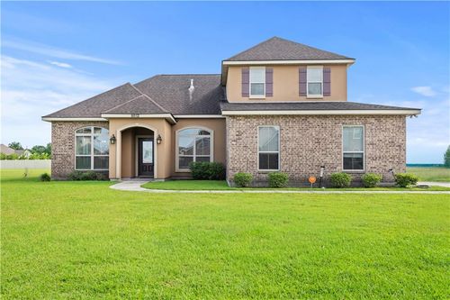 9512 Sugar Maple Ln, Westwego, LA, 70094-3183 | Card Image