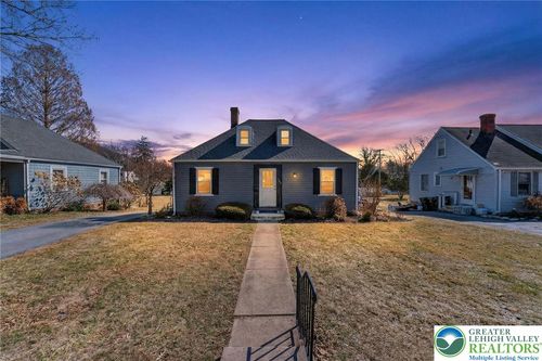 605 Byram St, Reading, PA, 19606-1606 | Card Image