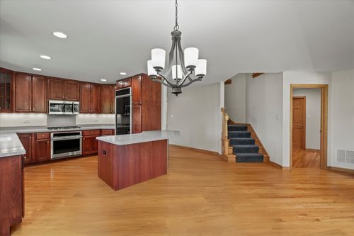 12195 Oxford Ct, Lemont, IL, 60439-7335 | Card Image