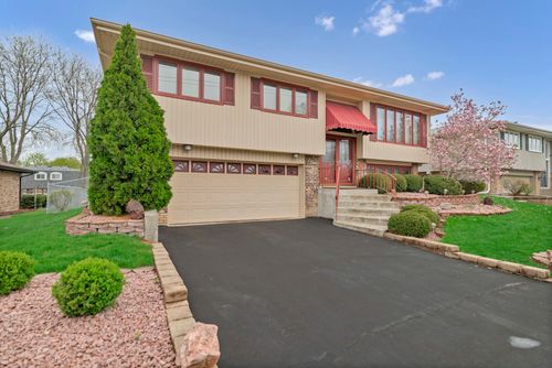 8532 W 107th St, Palos Hills, IL, 60465-1757 | Card Image