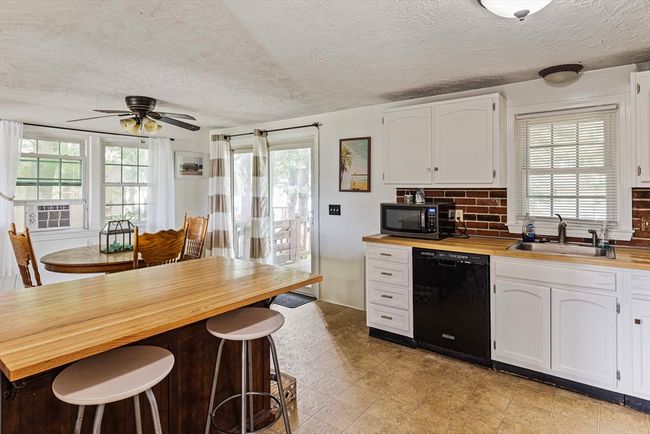 11 Trinity Ave, House other with 3 bedrooms, 2 bathrooms and 5 parking in Grafton MA | Image 13
