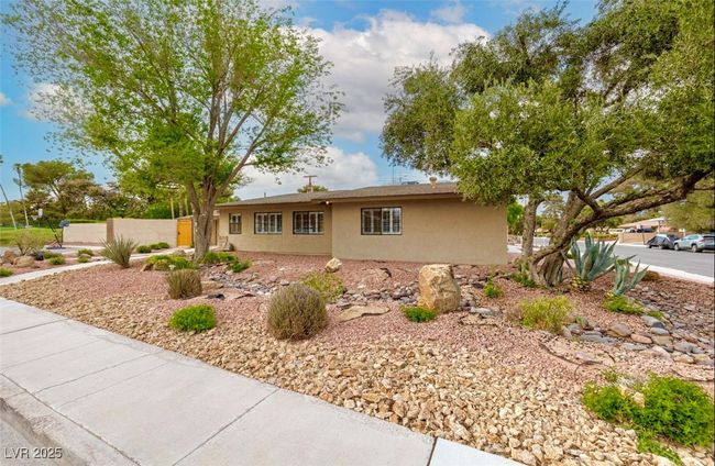 3597 Cochise Ln, House other with 4 bedrooms, 4 bathrooms and null parking in Las Vegas NV | Image 5