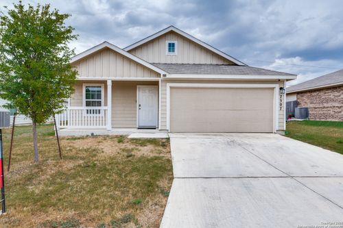 7507 Vista Grv, San Antonio, TX, 78242-2483 | Card Image