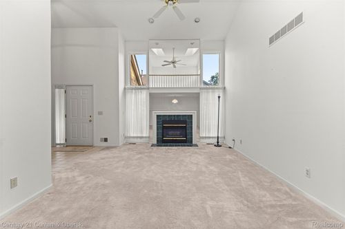 9412 Westwind Dr, Livonia, MI, 48150-4528 | Card Image
