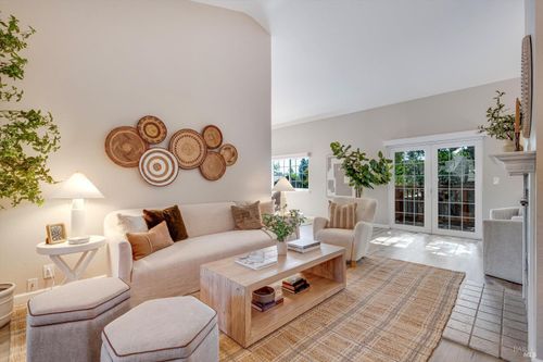 660 Craig Ave, Sonoma, CA, 95476-4142 | Card Image
