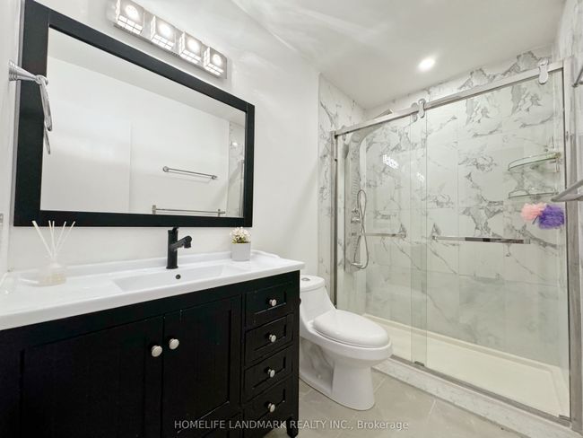 1 - 900 Central Park Dr, Condo with 3 bedrooms, 3 bathrooms and 1 parking in Brampton ON | Image 20