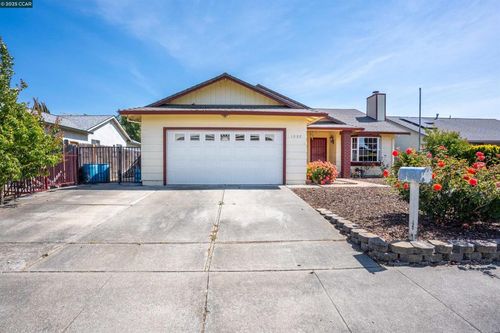 1027 Pintail Dr, Suisun City, CA, 94585-2216 | Card Image