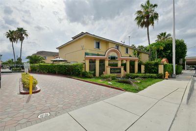 3 - 8310 Nw 10th St, Townhouse with 2 bedrooms, 2 bathrooms and null parking in Miami FL | Image 2