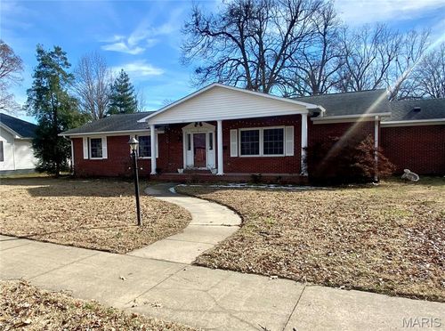 1001 E Commercial St, Charleston, MO, 63834-1303 | Card Image