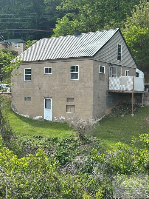 268 Street Car Road, Bluefield, WV, 24701 | Card Image