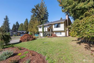 700 Nw Fairwood Way, House other with 3 bedrooms, 1 bathrooms and 2 parking in Bremerton WA | Image 1