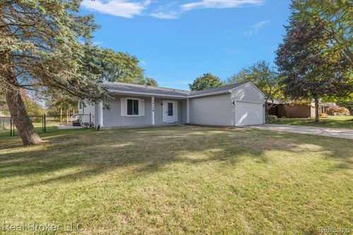 24348 Simmons Dr, Novi, MI, 48374-3061 | Card Image