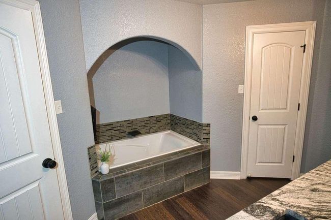 Primary Bath Soaking Tub | Image 26