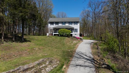55 Old O Halloran Cir, Pleasant Valley, NY, 12569 | Card Image