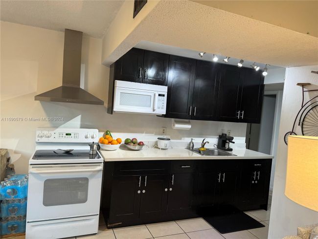 112D - 9321 Sw 4th St, Condo with 2 bedrooms, 1 bathrooms and null parking in Miami FL | Image 11