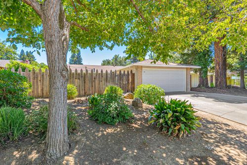 2736 Eel Pl, Davis, CA, 95616-2916 | Card Image