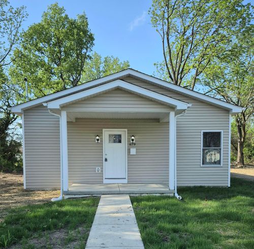 679 Stambaugh Ave, Columbus, OH, 43207-2584 | Card Image