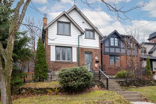 562 Indian Rd, Toronto, ON, M6P2C2 | Card Image