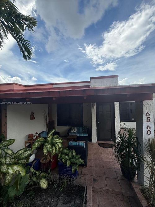 15-6560 W 2nd Ct, Hialeah, FL, 33012-6739 | Card Image