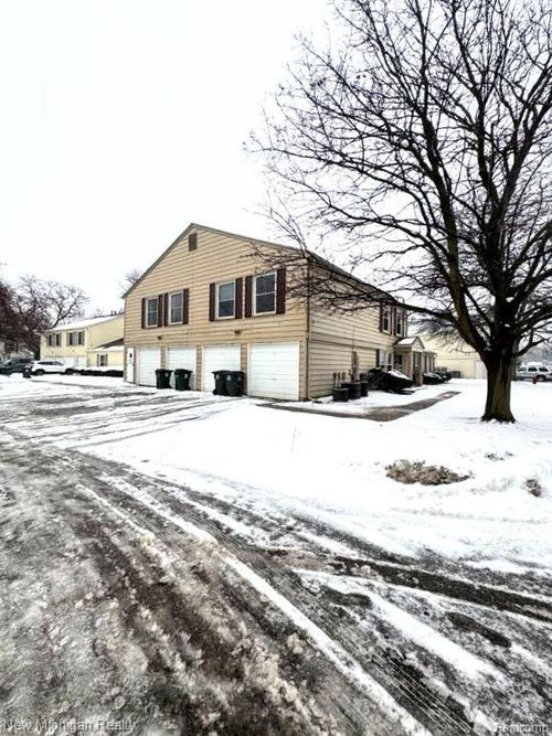 2913 Rockford Ct, Lake Orion, MI, 48360-1734 | Card Image