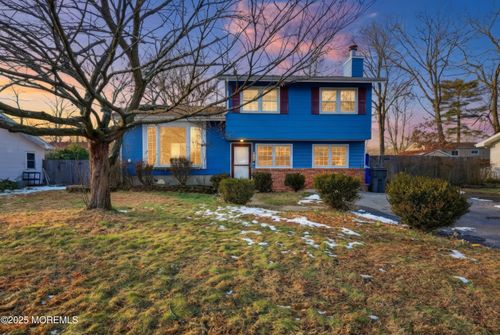 19 Oak Ridge Pkwy, Toms River, NJ, 08755-8001 | Card Image