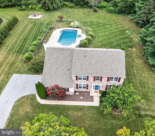 26 Seneca Ct, CHESTER SPRINGS, PA, 19425-2923 | Card Image