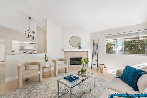 43791 Calle Las Brisas W, Palm Desert, CA, 92211-8298 | Card Image