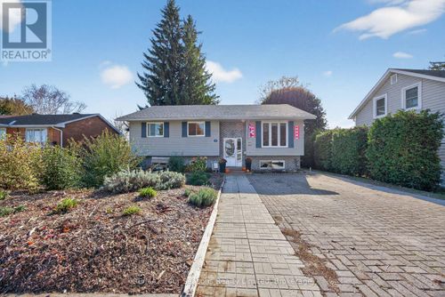 7 Batteaux Rd, Nottawa, ON, L0M1P0 | Card Image