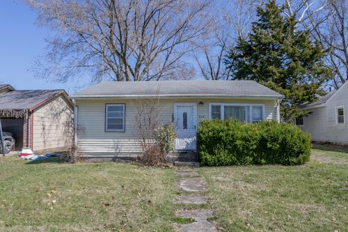 614 S Rollins St, CENTRALIA, MO, 65240-1640 | Card Image