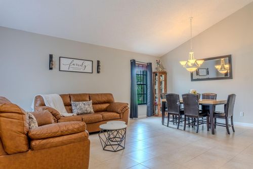 118 Meadowlands Dr, Royal Palm Beach, FL, 33411-8273 | Card Image