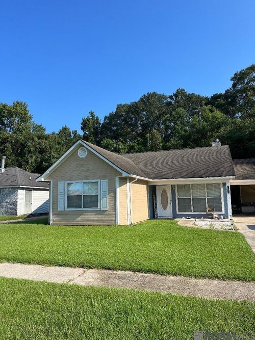 5601 E Tigre Chenes Ct, Baker, LA, 70714-4099 | Card Image